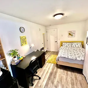 studio-apartment-w-bathroom-in-university-district.seattlehotelsites.com/